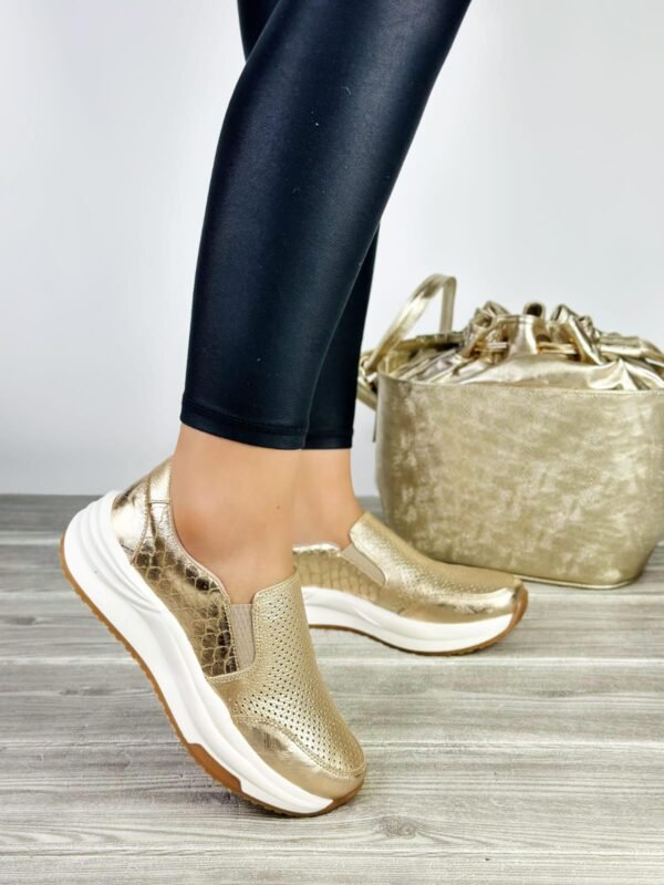 Tenis Zoé Dorado Koi - Imagen 2