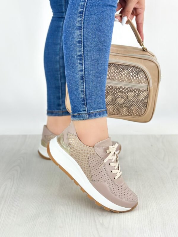 Tenis Cleo Taupe x Dorado - Imagen 2
