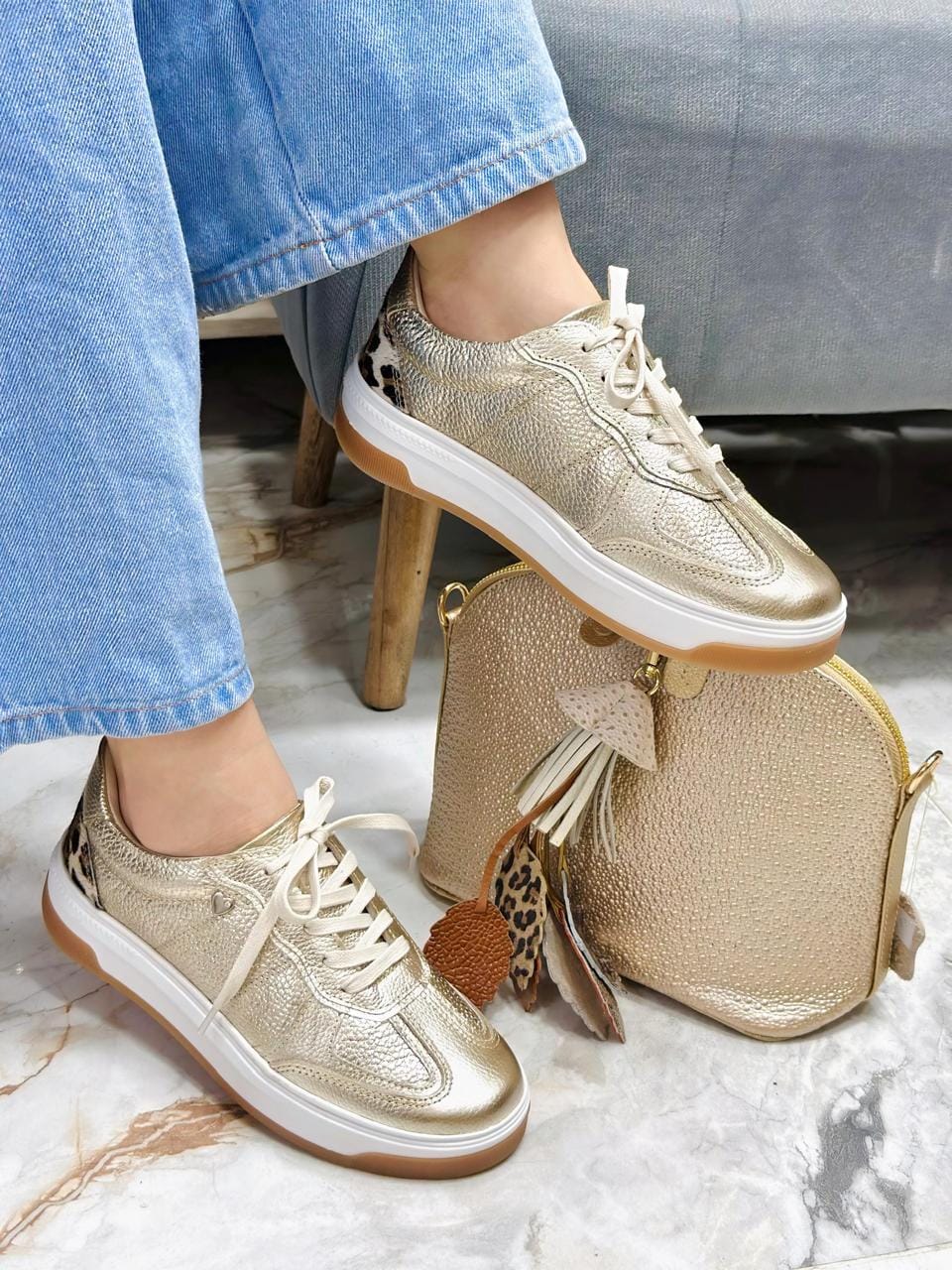 Tenis Colette Dorado x Print - Imagen 2