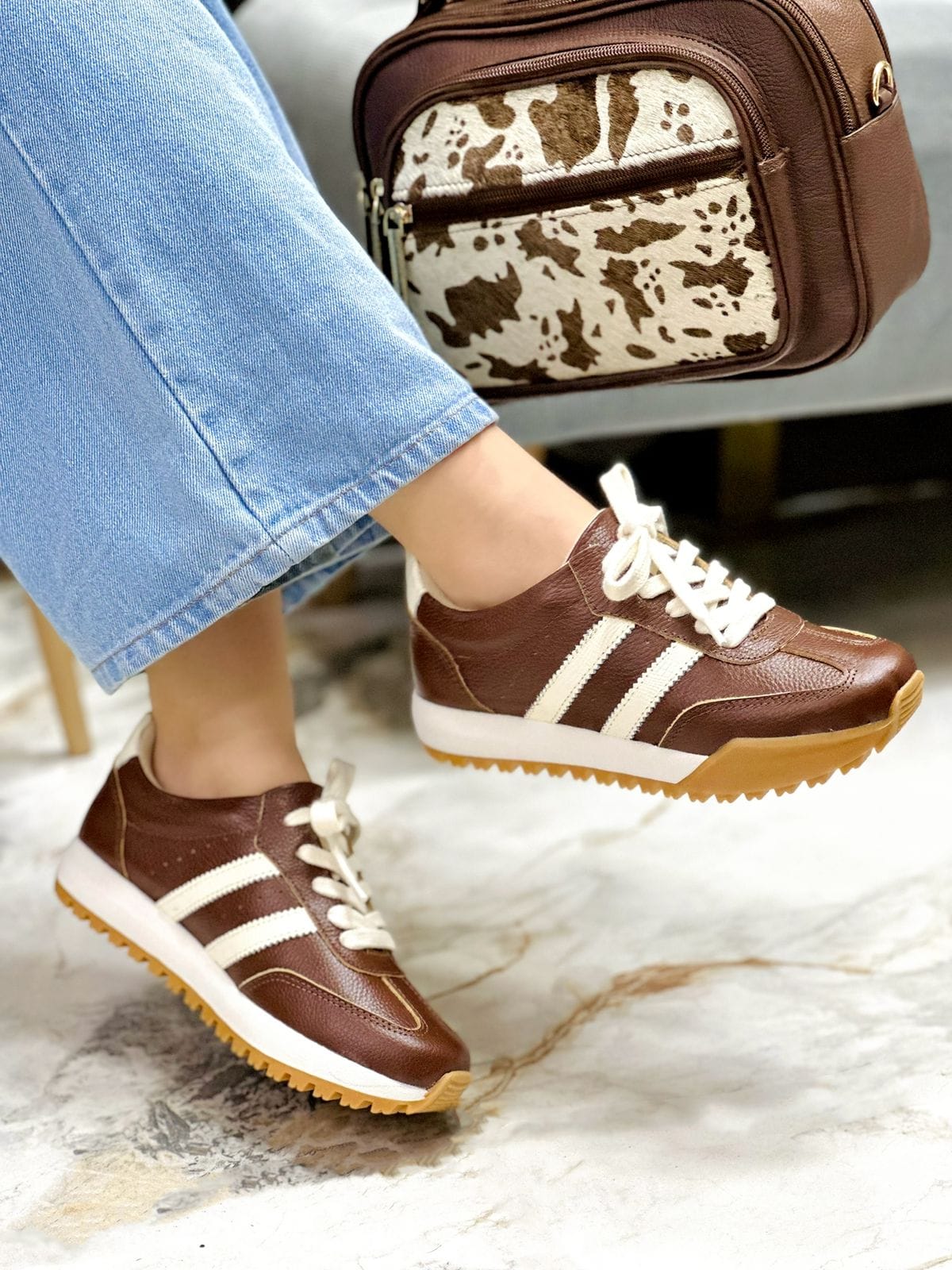 Tenis Selene Chocolate Talco - Imagen 2