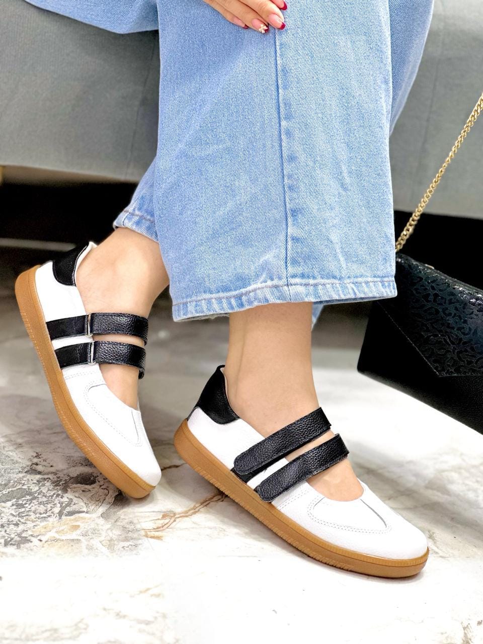 Tenis Kiara Blanco con negro