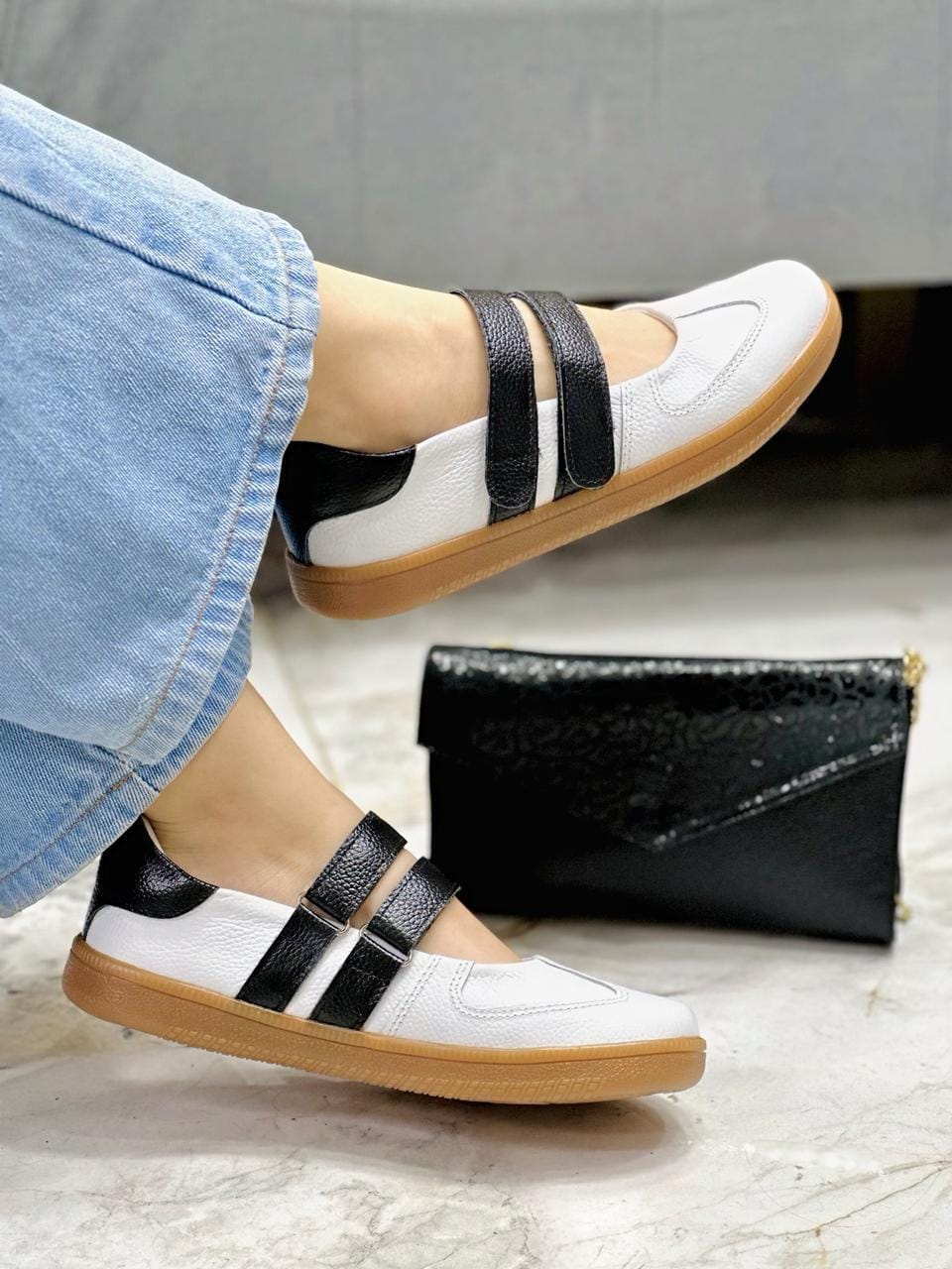 Tenis Kiara Blanco con negro - Imagen 2