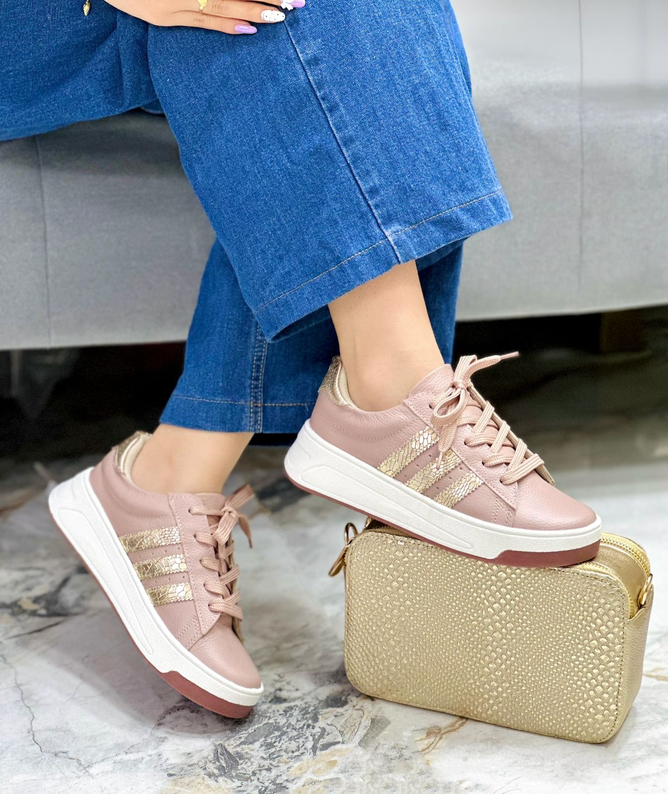 Tenis Sasha Taupe x Dorado