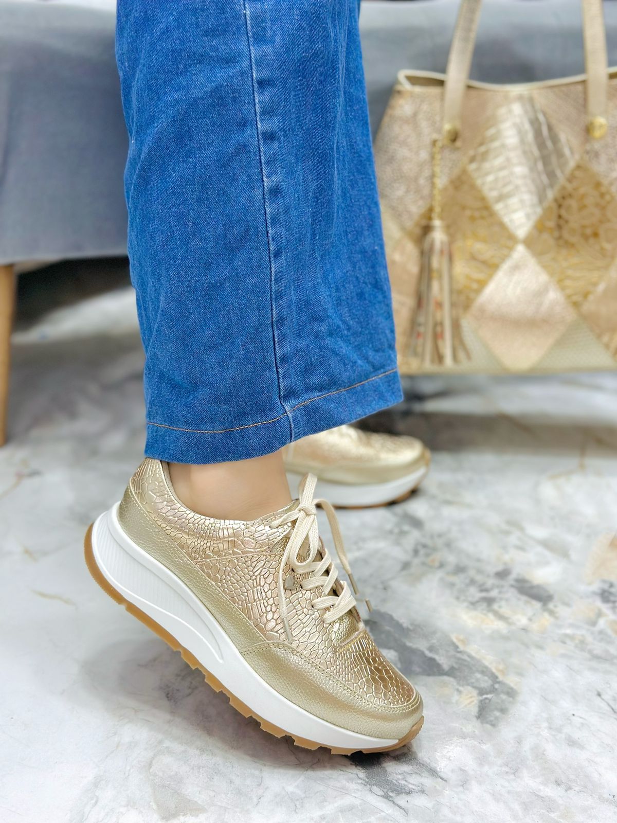 Tenis Akaza Dorado - Imagen 2