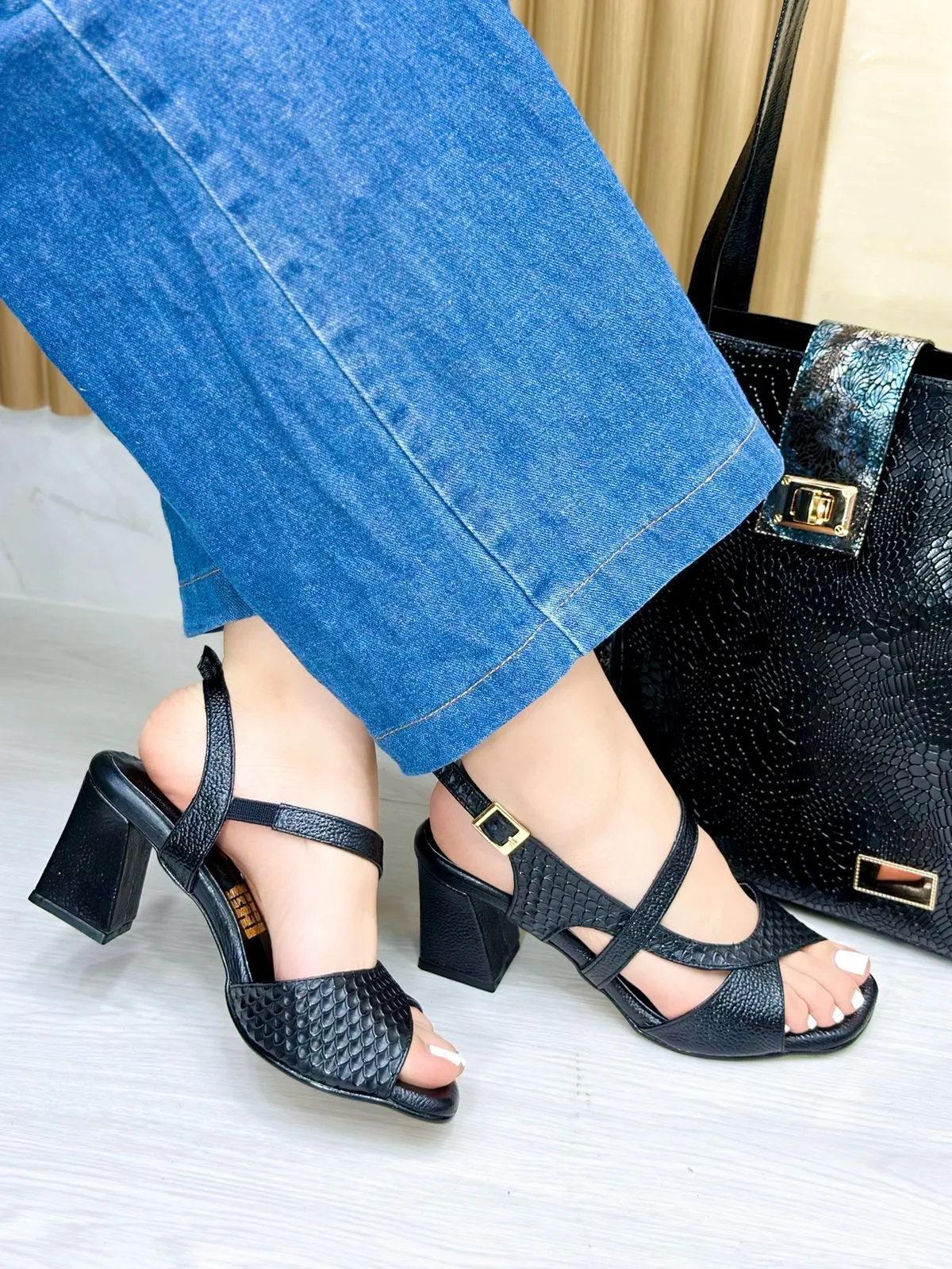 Tacón Cora Negro - Imagen 2